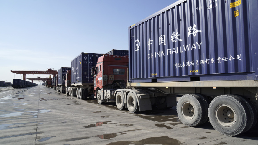 1至5月份国家铁路发送货物167亿吨同比增长18%(图1)